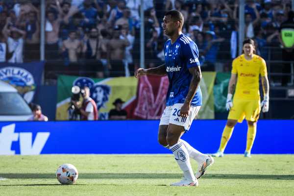 CRUZEIRO DESESPERA POR MUDANÇA NO ELENCO! Walace vive fase de críticas e pode deixar o clube após desempenho abaixo das expectativas!