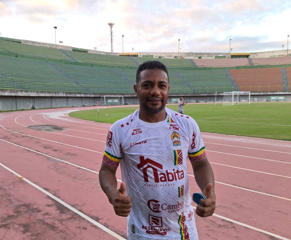 Augusto Recife após sua estreia pelo Porto, em Pituaçu