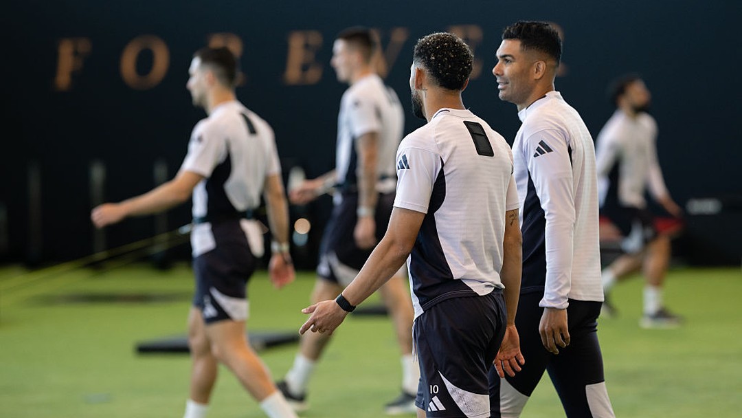 Manchester United define quatro alvos para substituir Casemiro e prioriza volante na próxima janela — image 4