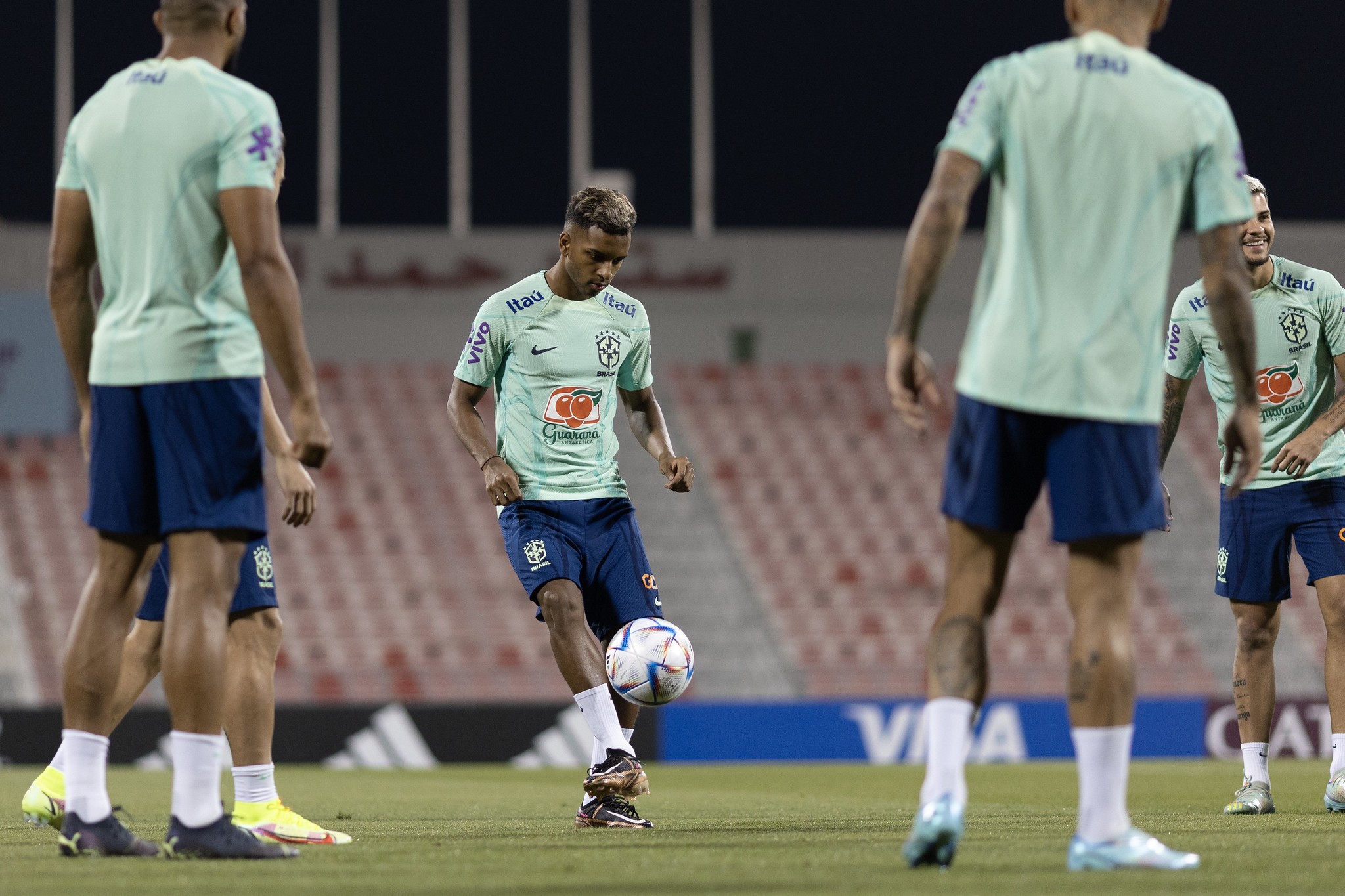 Corinthians goleia o Pinda e sela classificação antecipada às
