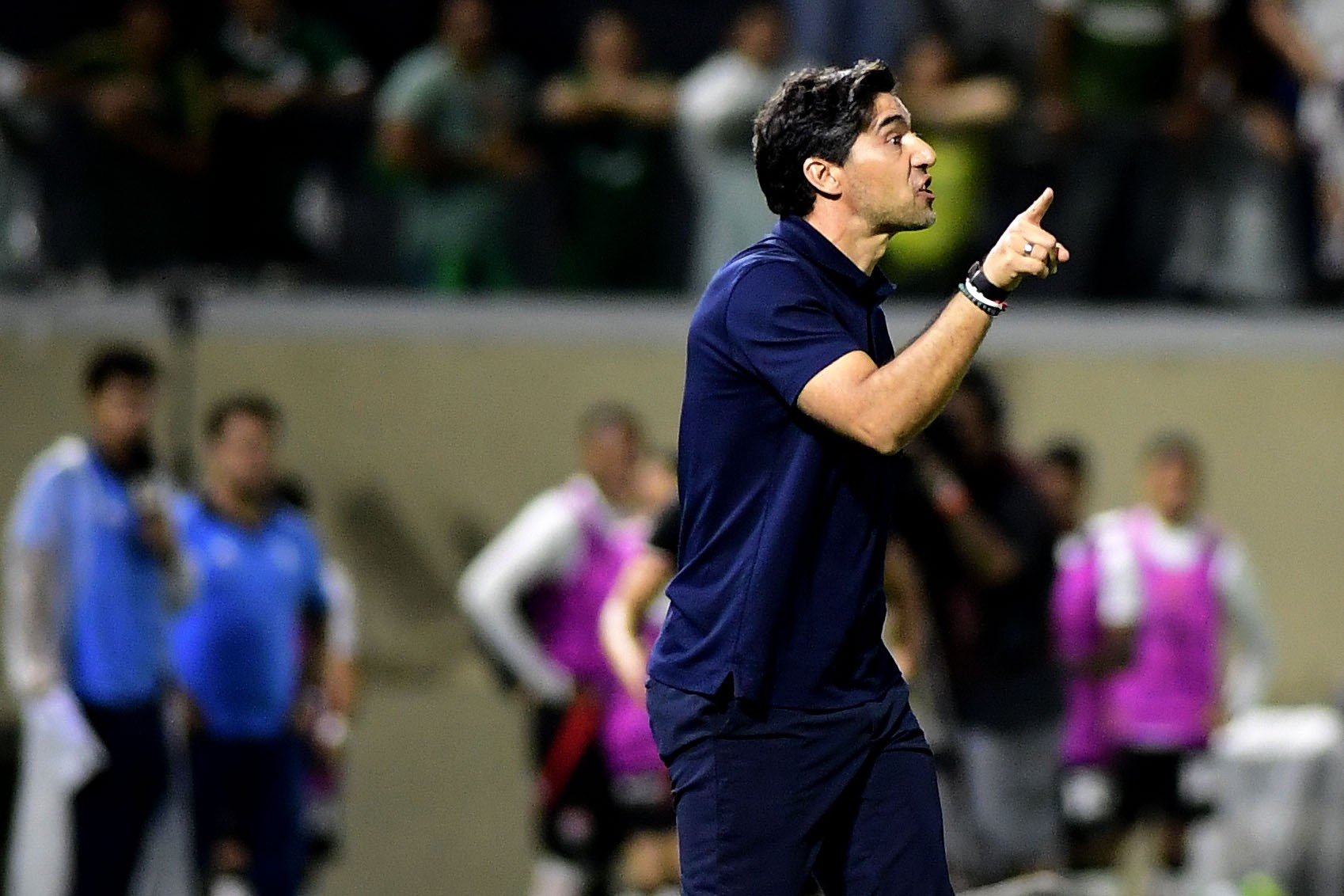 Abel Louva Palmeiras Após Goleada e Reforça Importância da Calma na Formação de uma Equipe Vencedora