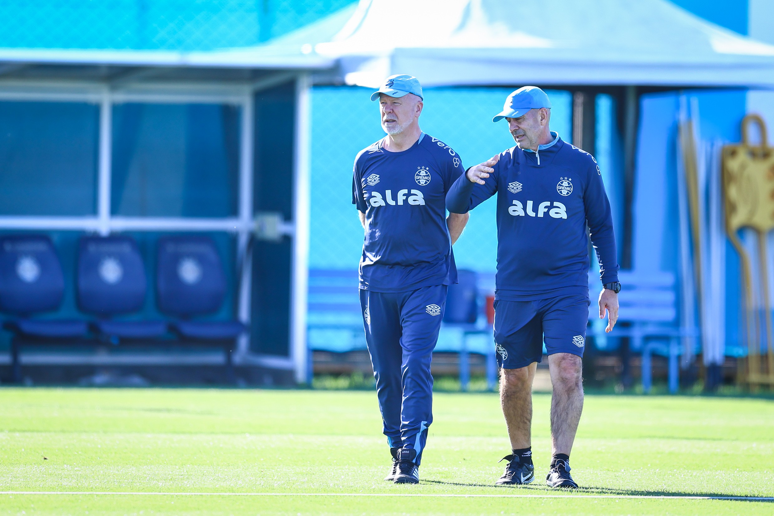 Grêmio tem três reforços em retorno aos treinos; veja quem