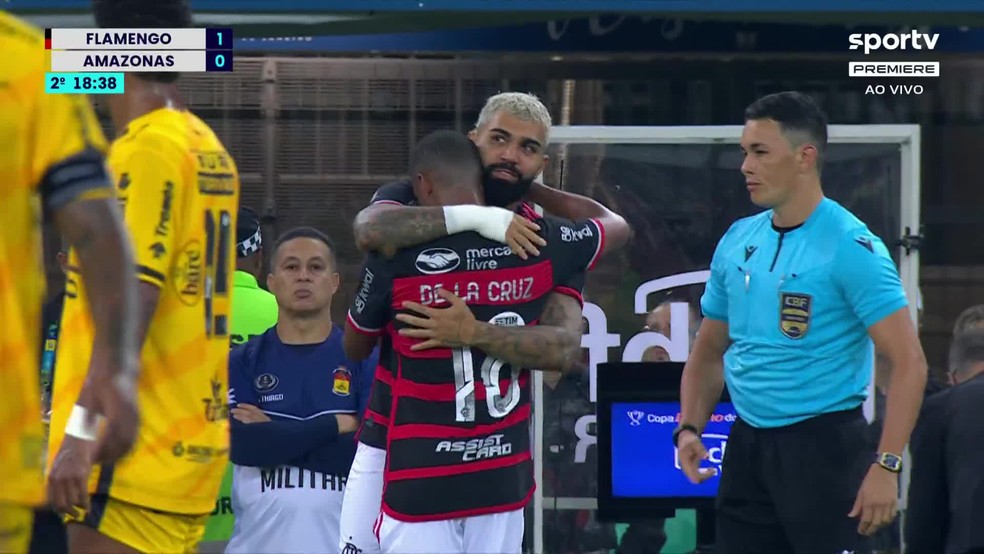 Gabigol substitui De la Cruz em Flamengo x Amazonas — Foto: Reprodução