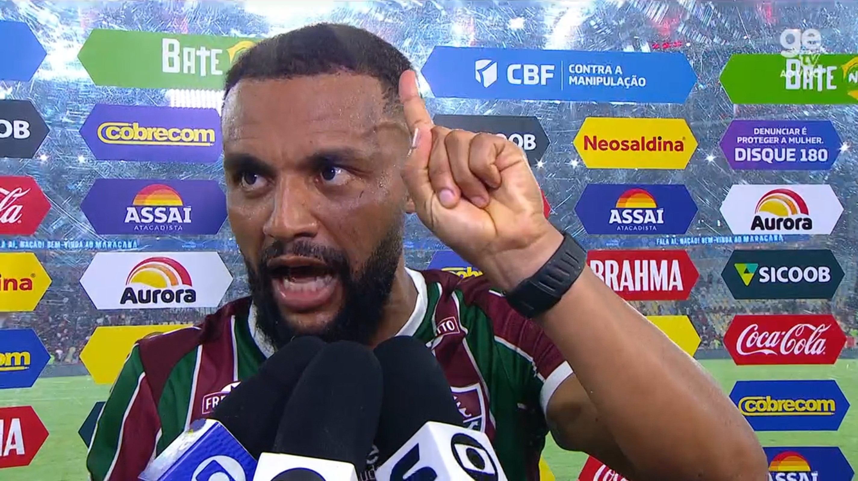 Viralizou: gol contra bizarro do Timão, falta de Pulgar, Samuel Xavier pistola e olé do Palmeiras