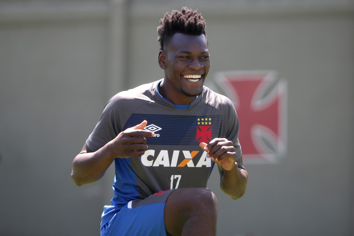À espera de Paulão, Vasco quer fechar elenco antes de estreia na Libertadores