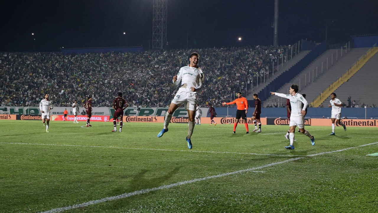 "Momento mais especial": elogiado por Abel no Palmeiras, Belé entra na mira da Europa e busca espaço