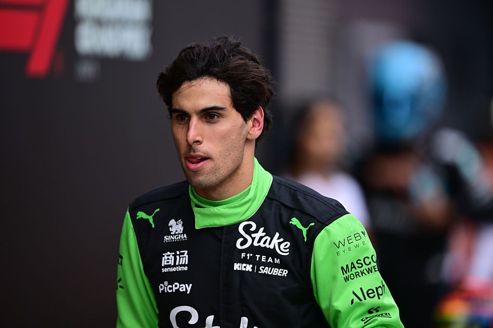 Gabriel Bortoleto larga em sétimo lugar no GP da Hungria deste domingo — Foto: Andrea Diodato/NurPhoto via Getty Images