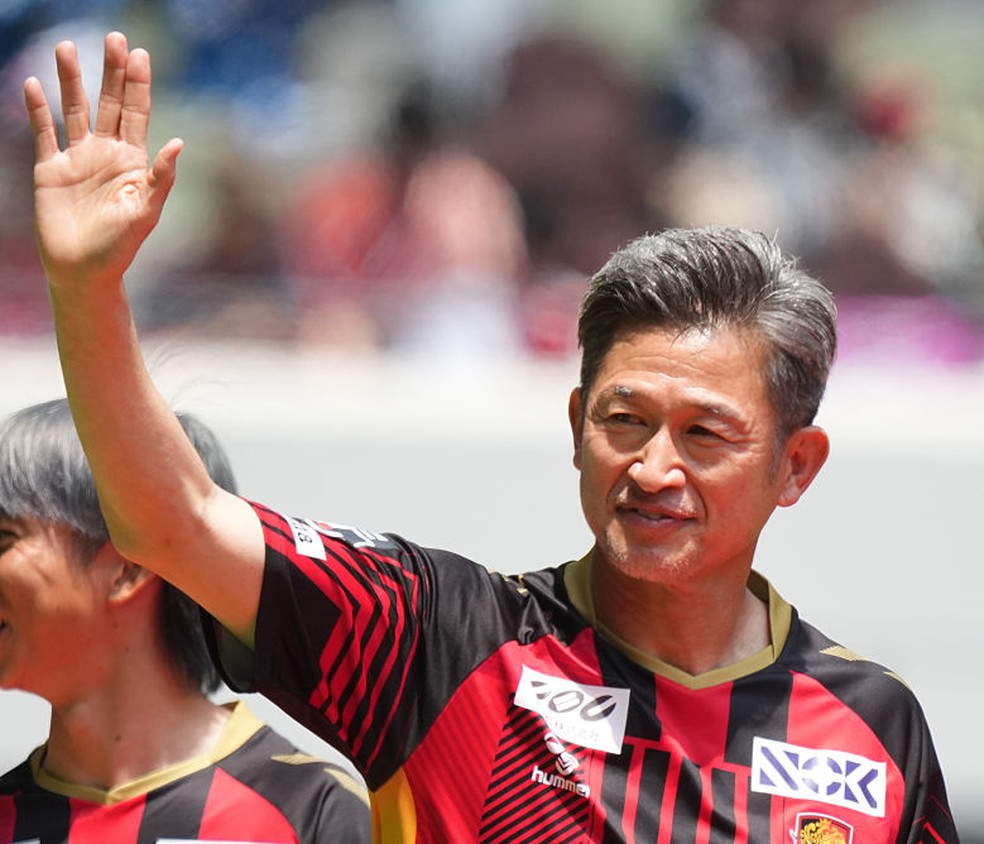 Kazu Miura, do Fukushima United, é o jogador profissional mais velho do mundo — Foto: Getty Images