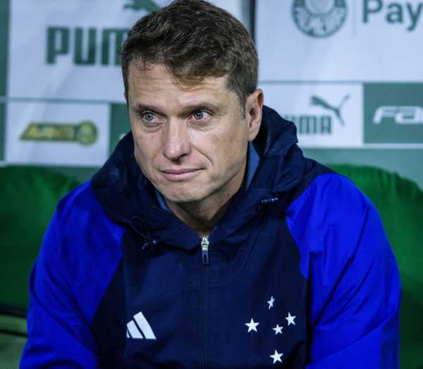 Árbitro prejudica Cruzeiro, mas segundo tempo contra Palmeiras é valorizado por Seabra.