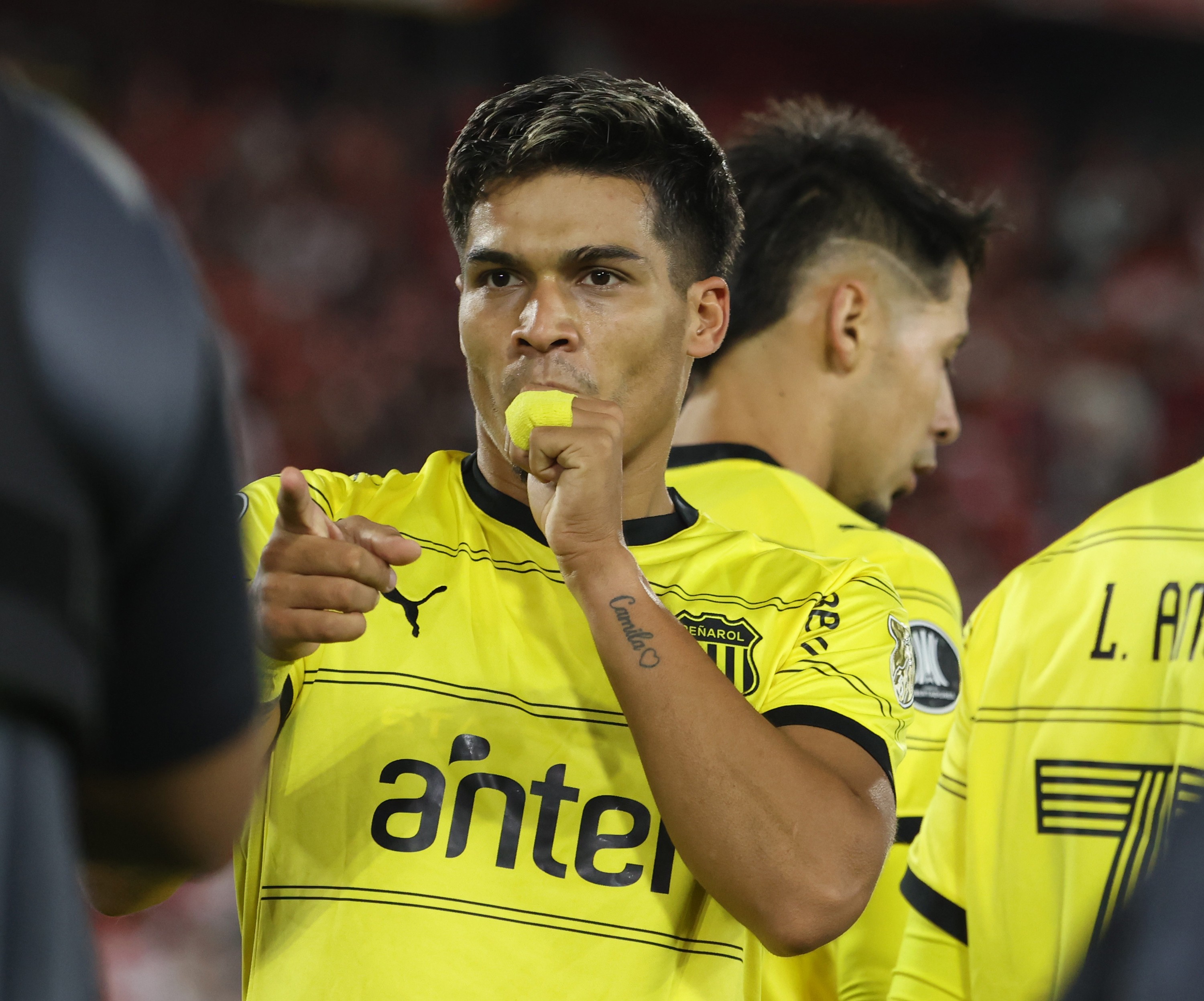 Grêmio quer vender atacante emprestado para reforçar caixa; veja valor | Ge