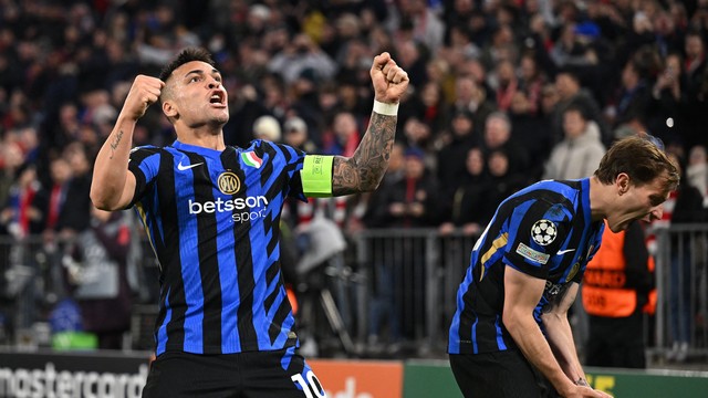 Lautaro Martínez e Nicolo Barella festejam o segundo gol da Inter de Milão sobre o Bayern de Munique Liga dos Campeões da Europa 2024/25
