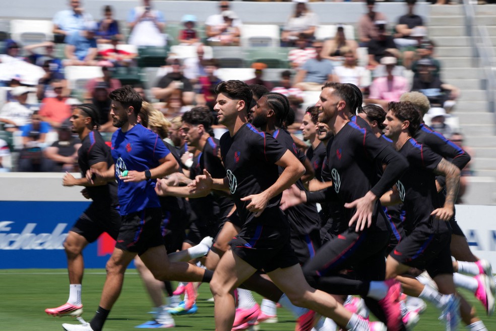 Seleção dos Estados Unidos treinando pênaltis Estados Unidos com equipamento de neurociência