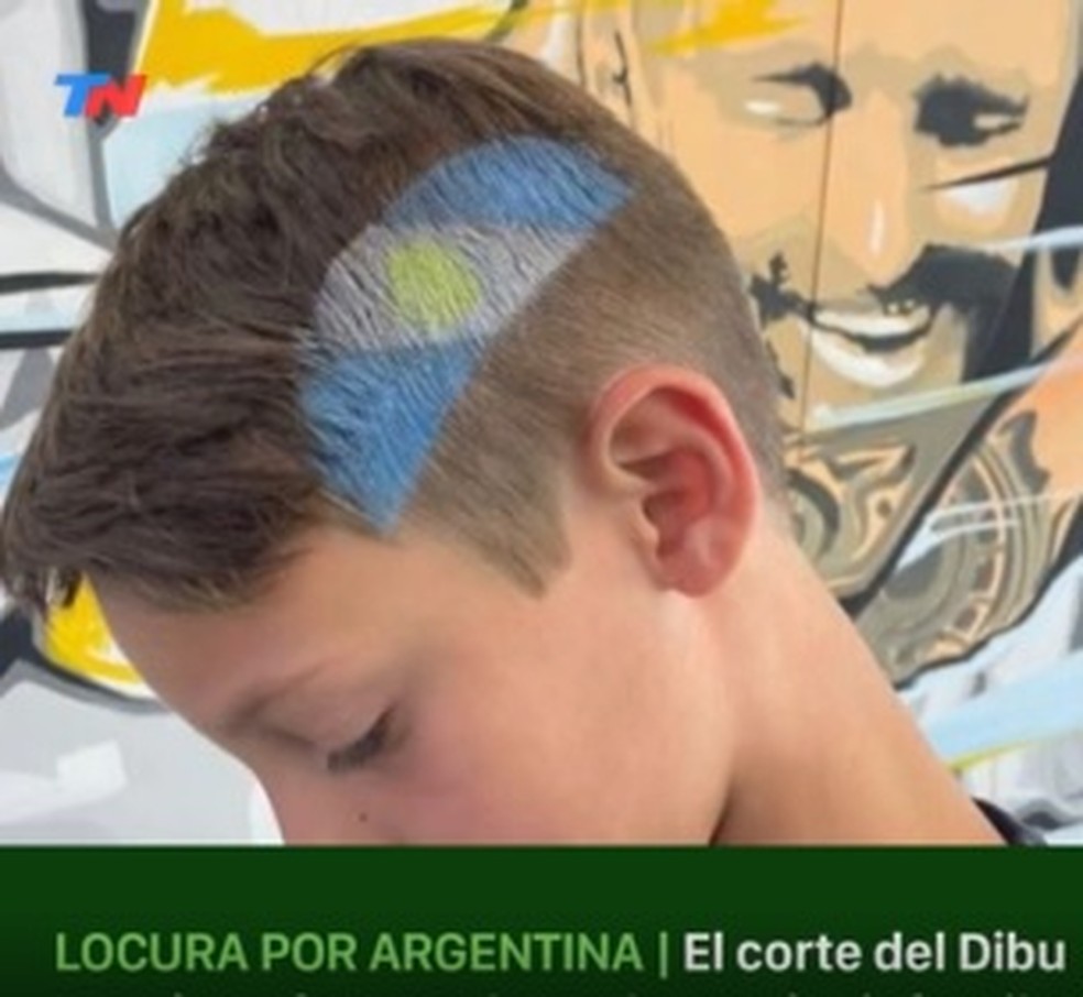 Goleiro da Argentina aparece de cabelo pintado com cores da bandeira