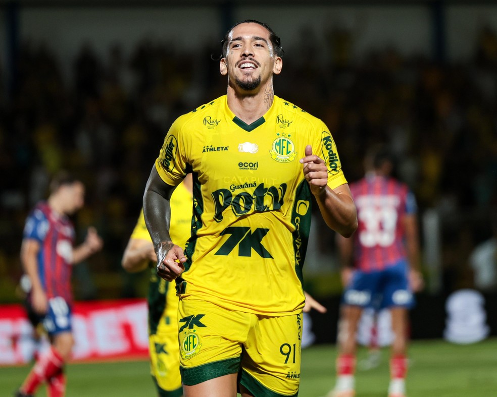 Chico da Costa comemora gol do Mirassol contra o Bahia — Foto: JP Pinheiro/Agência Mirassol
