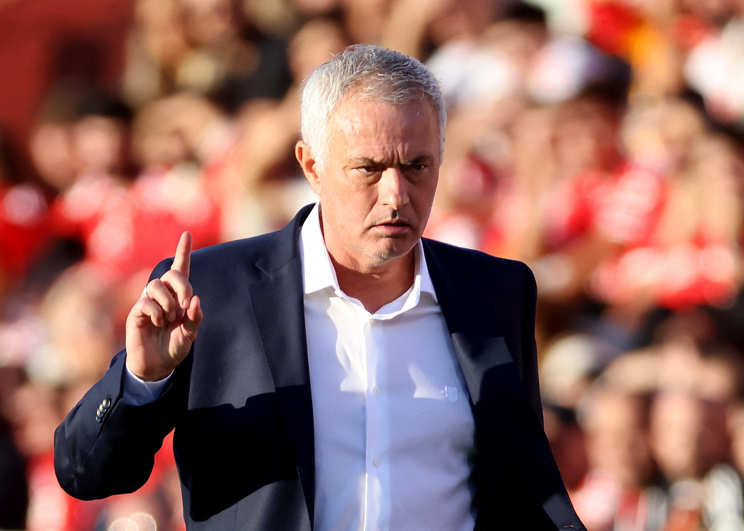 "Janela" no contrato de José Mourinho com Benfica abre porta para saída do treinador; entenda