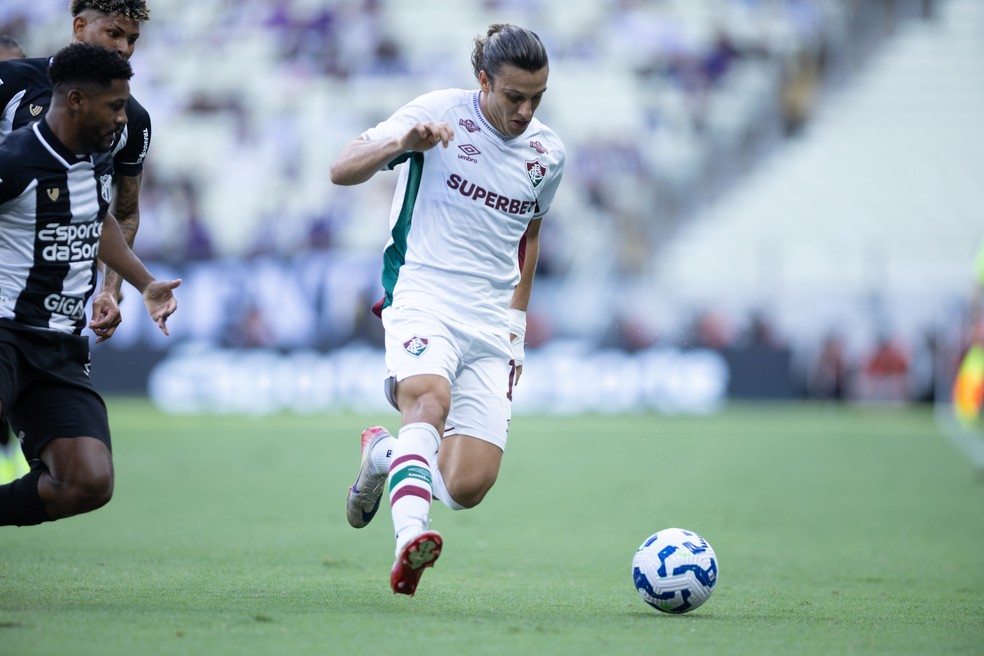 Canobbio em ação pela Fluminense contra o Ceará.