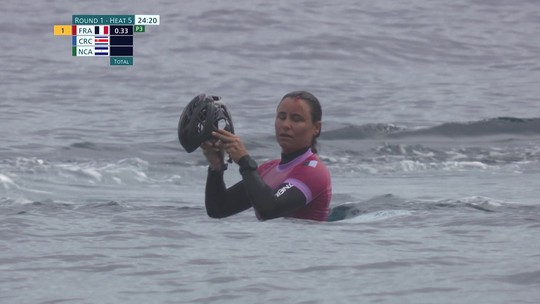 Surfista bate a cabeça no coral, e volta de capacete para bateria - Programa: Jogos Olímpicos Paris 2024 