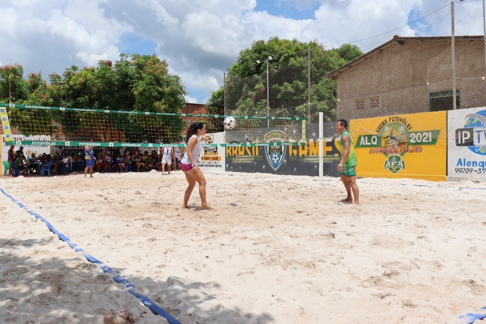 Campeão mundial de futevôlei participa de jogo recreativo com atletas de  Santarém, santarém região