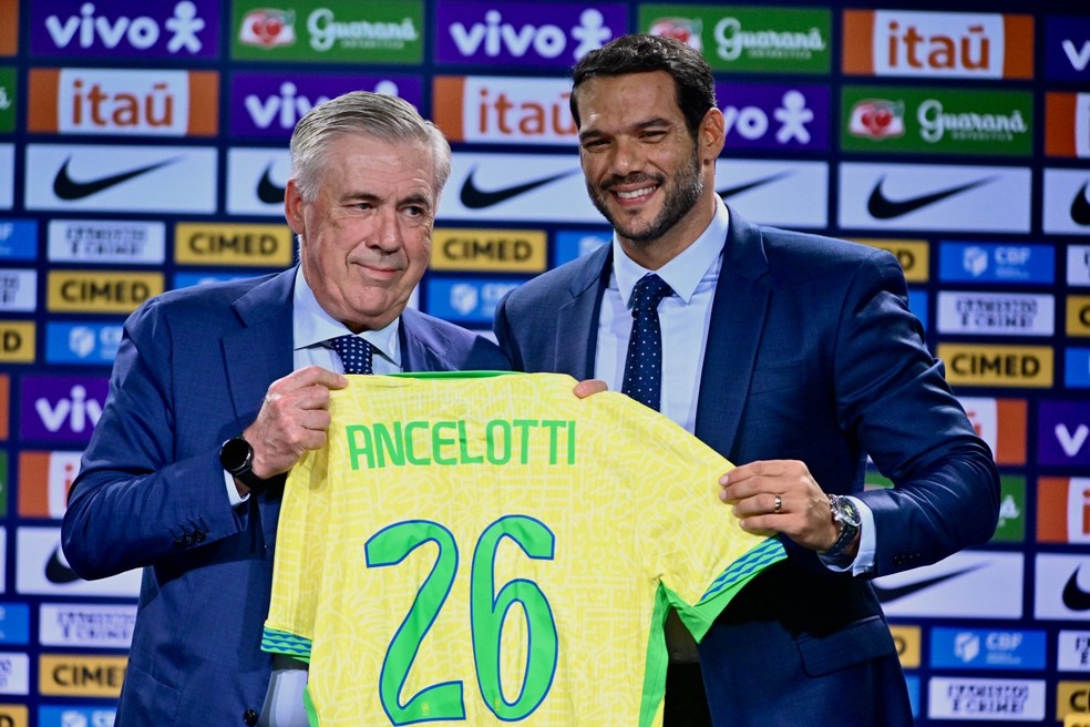 Ancelotti camisa 26 seleção brasileira CBF — Foto: André Durão
