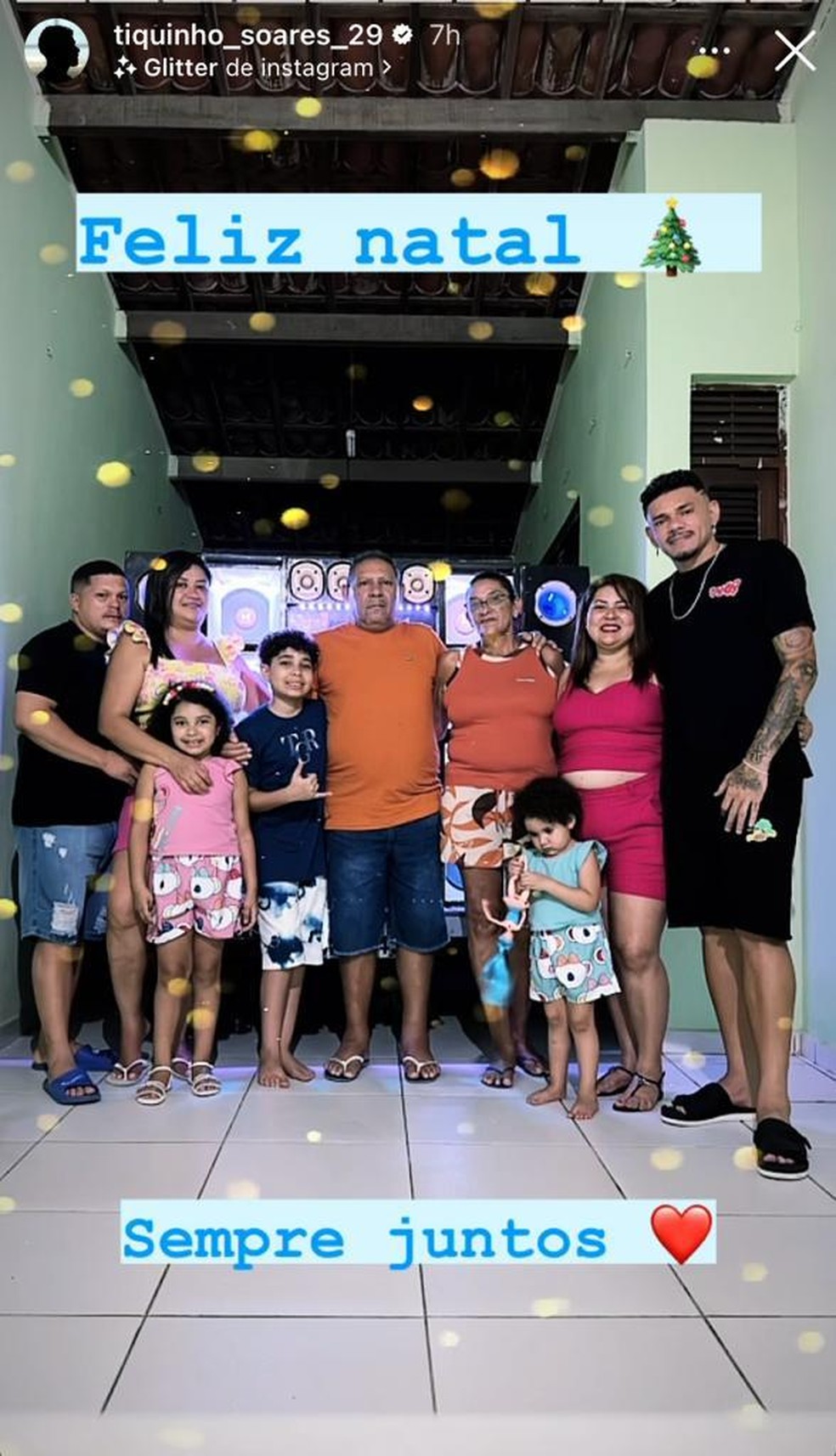 Tiquinho Soares, artilheiro do Botafogo, aproveita Natal com a família — Foto: Reprodução / Redes Sociais