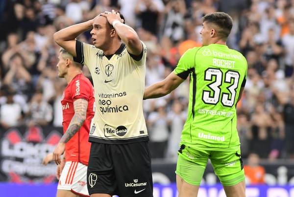 Derrota mantém Corinthians sob risco de rebaixamento no Brasileirão; veja as contas