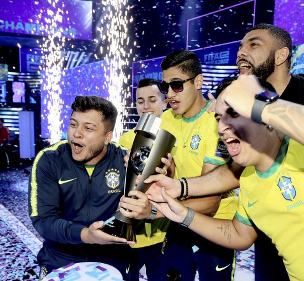 FIFA 22: PHzin é campeão da eLibertadores e mira título mundial - Millenium