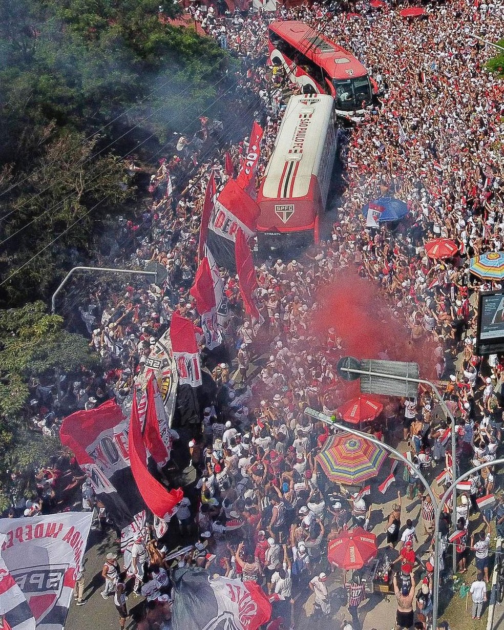 Fotos: confira festa de torcedores e jogadores do São Paulo com título