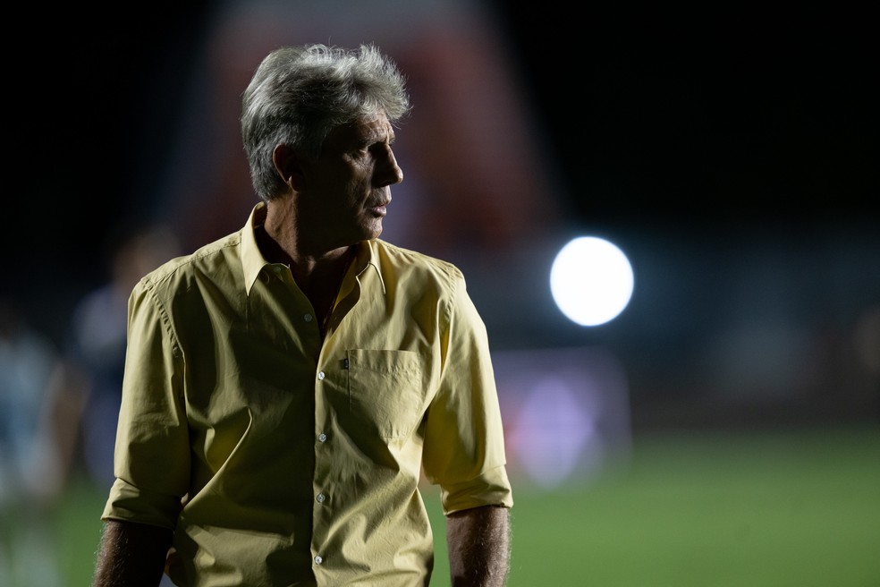 Renato Ga�cho, t�cnico do Vasco, contra o Botafogo � Foto: Jorge Rodrigues/AGIF