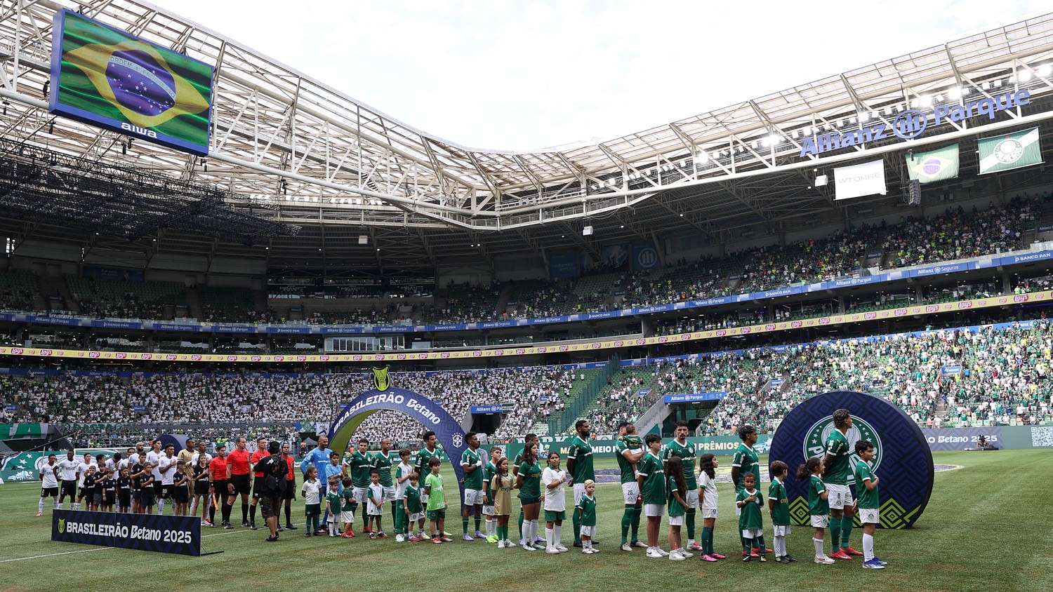 VALOR BIZARRO! Palmeiras lidera ranking de ingresso médio mais caro no Brasileirão 2025