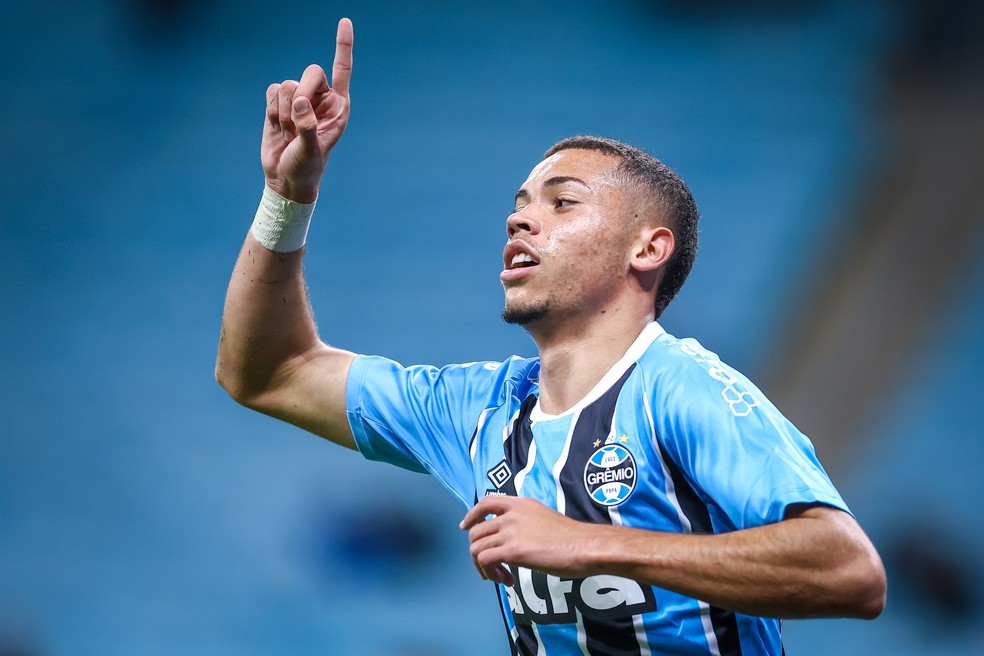 Alysson fez gol e deu assistência no título da Recopa Gaúcha para o Grêmio — Foto: Lucas Uebel / Grêmio Divulgação