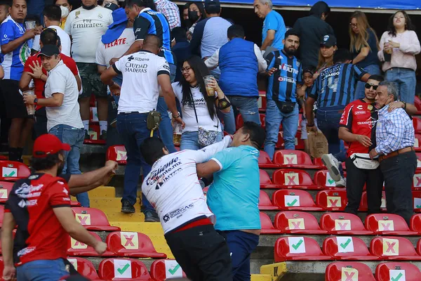 Futebol? Batalha entre torcedores no México teria deixado ao menos