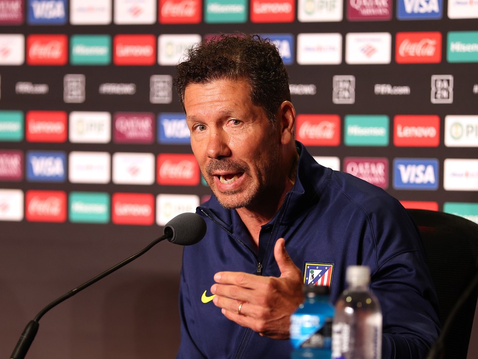 Coletiva de Diego Simeone, técnico do Atlético de Madrid, antes de enfrentar o Botafogo — Foto: Getty Images