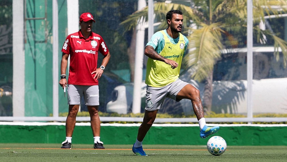 Abel Ferreira retoma comando e Piquerez inicia tratamento no Palmeiras