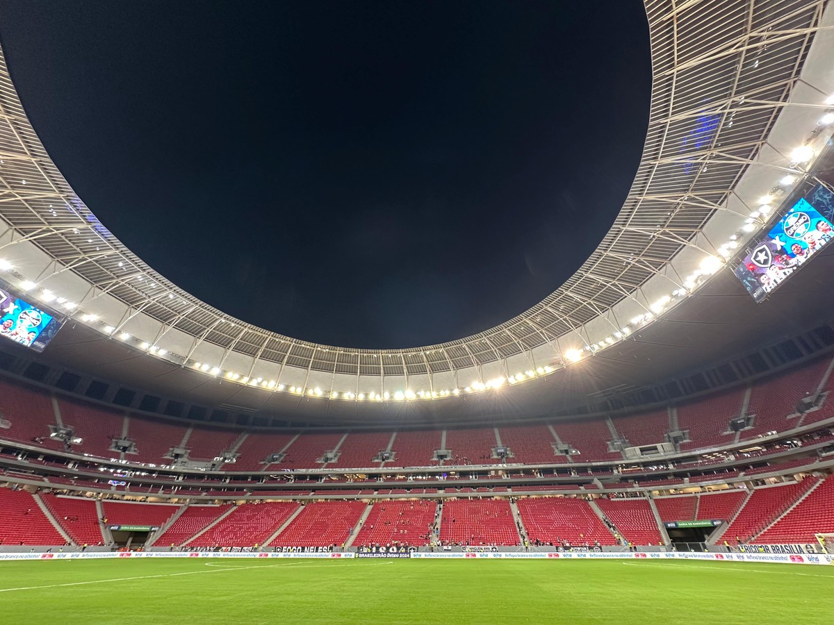 Partida entre Athletic e Cruzeiro pelo Campeonato Mineiro no Mané Garrincha