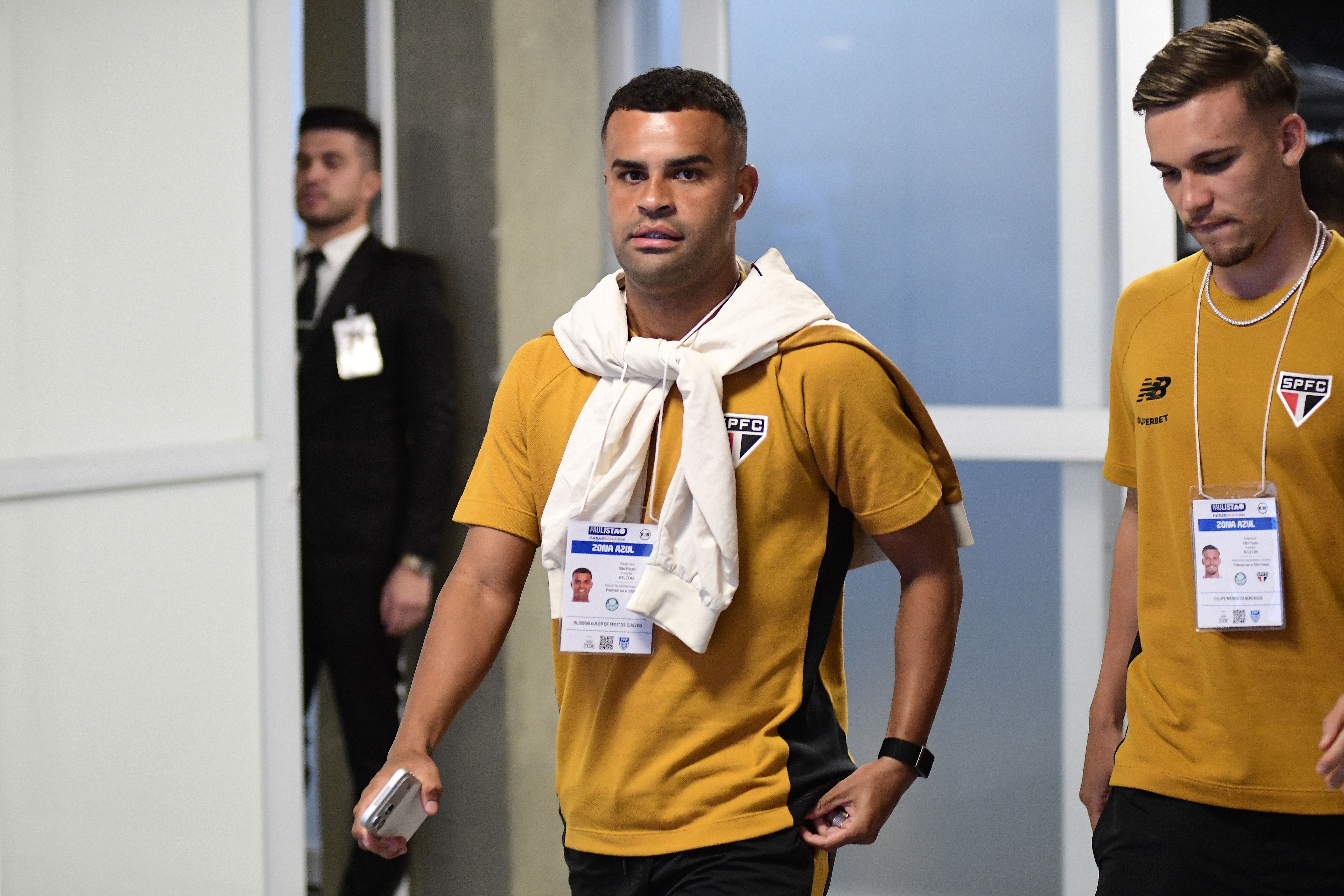 Fluminense Propõe Empréstimo de Alisson ao São Paulo para Reposição de Lima