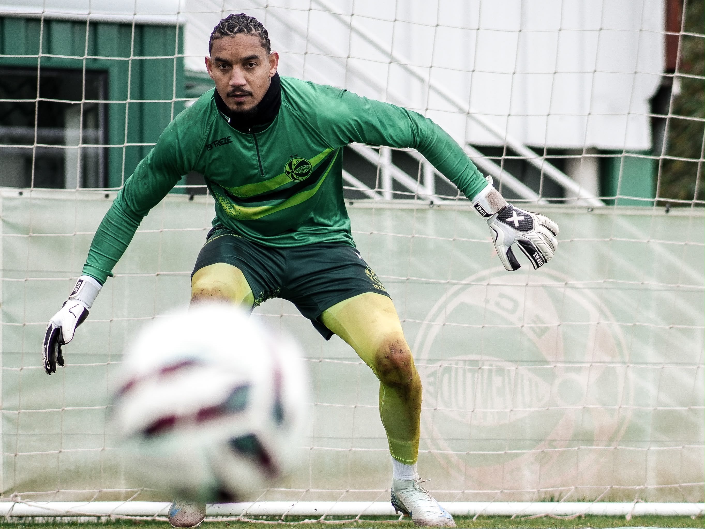 Zagueiro volta, mas Juventude deve ter goleiro reserva contra o Fortaleza
