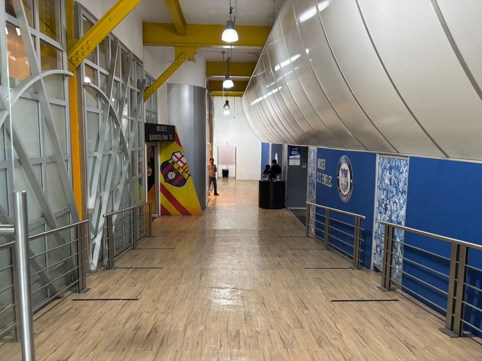 Museu de adversário do Cruzeiro divide porta com rival; conheça | Ge