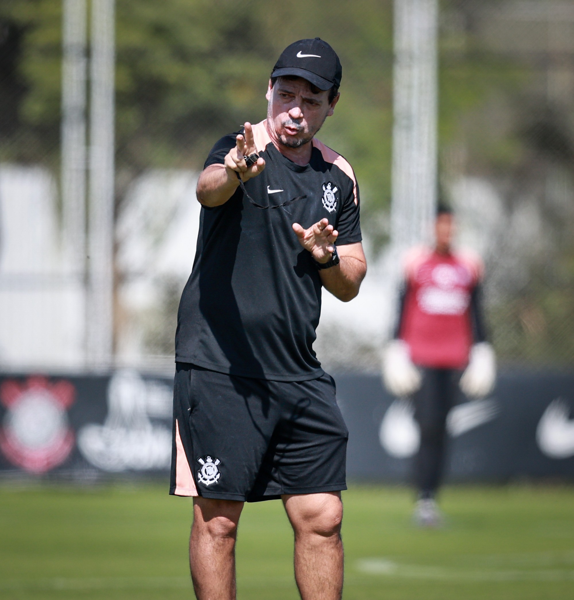 Corinthians: Titulares Focam na Recuperação Enquanto Reservas Treinam com Talentos do Sub-20