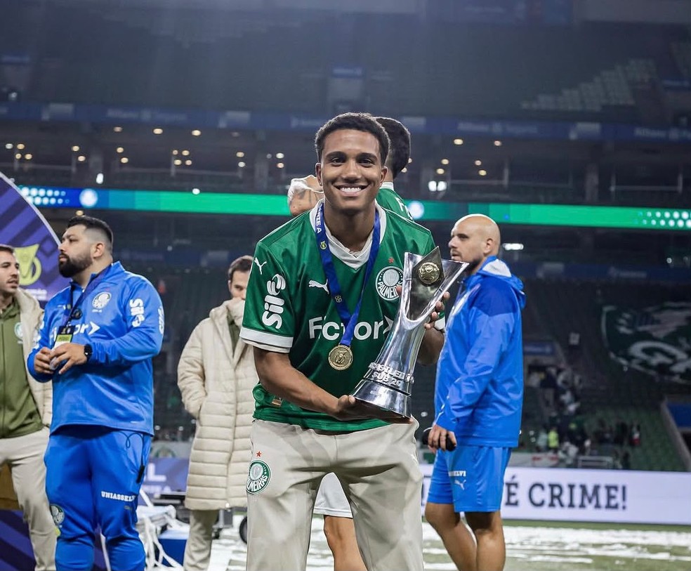 Quem é João Gabriel? Conheça o jovem elogiado e premiado por Abel Ferreira