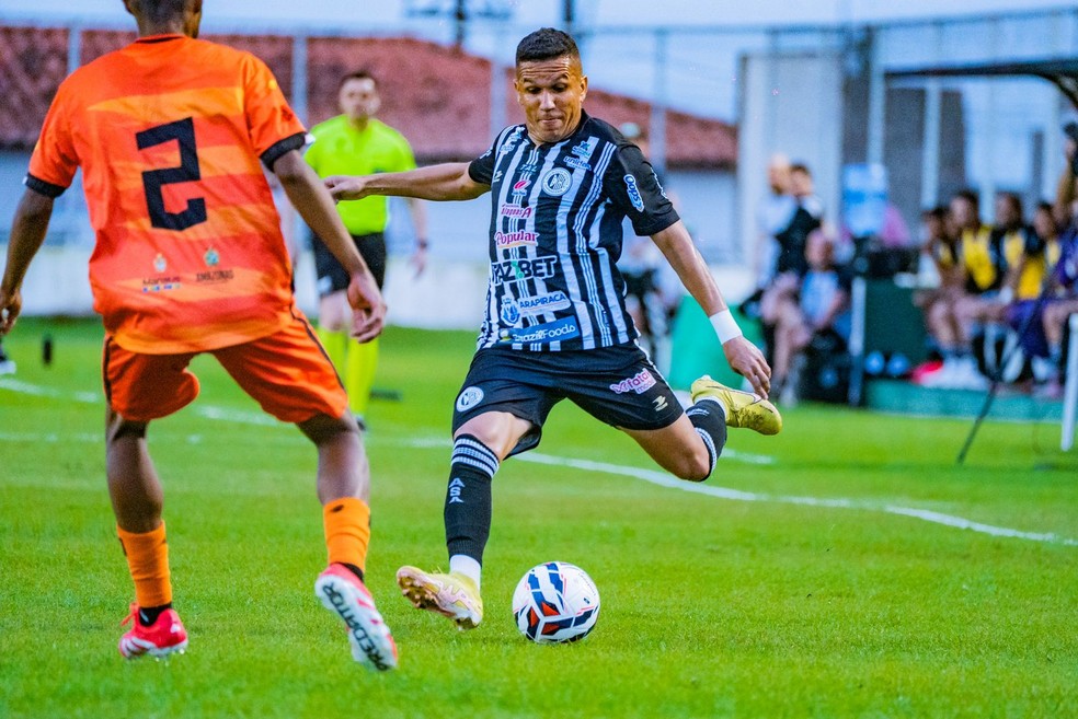 Lateral-esquerdo Charles volta ao time para o jogo decisivo contra o Maranhão — Foto: Apollo/ASCOM ASA
