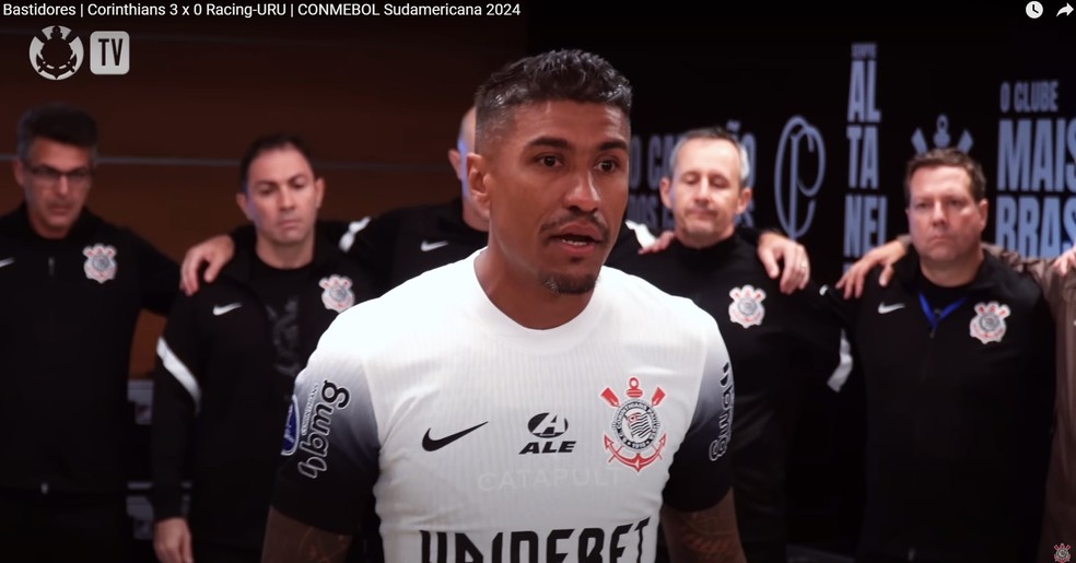 Paulinho durante discurso no vestiário do Corinthians — Foto: Reprodução