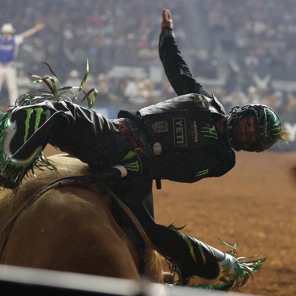 José Vitor Leme na montaria no Finals — Foto: Divulgação/PBR