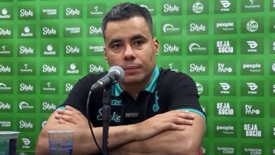 Jair Ventura questiona arbitragem após derrota: "São oito pênaltis contra o Juventude e nenhum a favor"