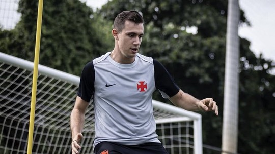 Lucas Piton faz trabalho nas férias e impressiona Vasco com recuperação rápida