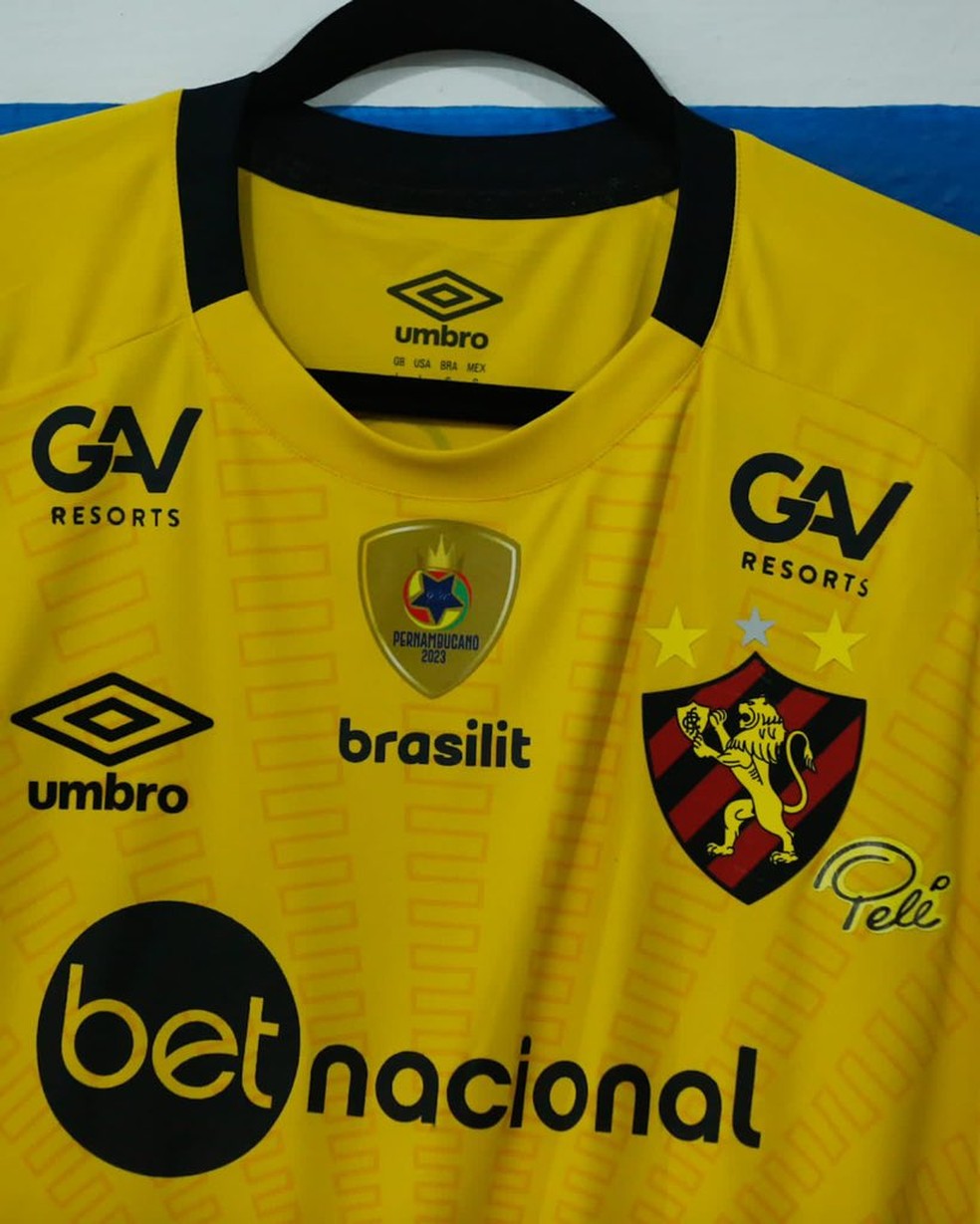 Sport usa camisa amarela de goleiro como uniforme para homenagear Pelé, sport