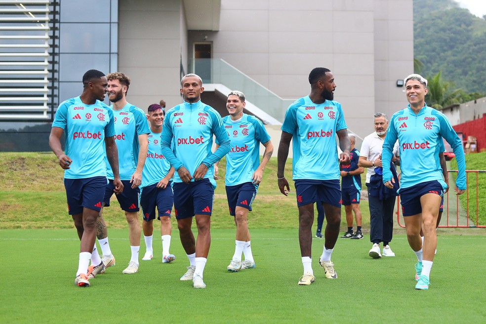 Treino do Flamengo no campo pela primeira vez em 2025