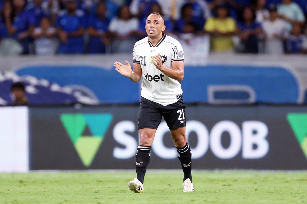 Marçal no Cruzeiro x Botafogo — Foto: Vítor Silva/Botafogo