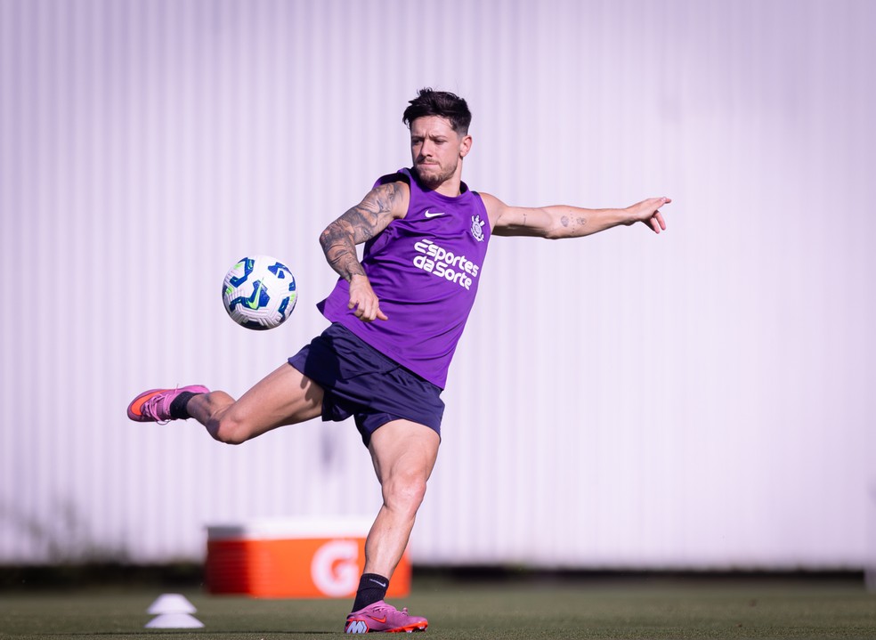 Rodrigo Garro em treino do Corinthians no CT Dr. Joaquim Grava — Foto: Rodrigo Coca/Agência Corinthians