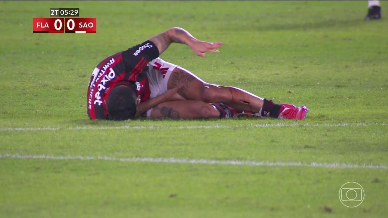 Flamengo pode ficar desfalcado de laterais-esquerdos por até seis jogos