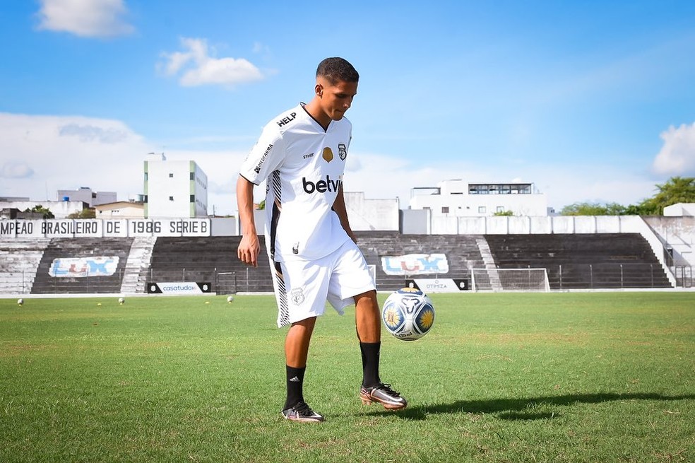 Thiaguinho chegou ao Flamengo aos 18 anos, mas não se firmou e acabou sendo emprestado para alguns clubes — Foto: Daniel Vieira/Treze